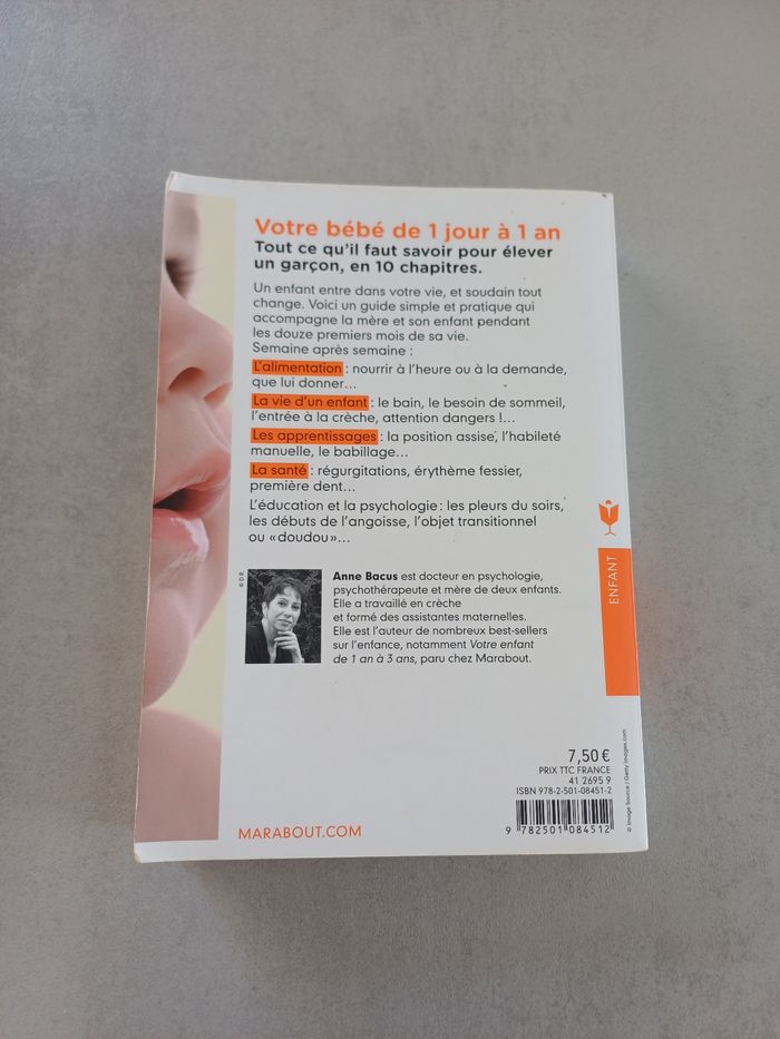 Livre : Votre bébé de 1 jour à 1 an - photo numéro 2