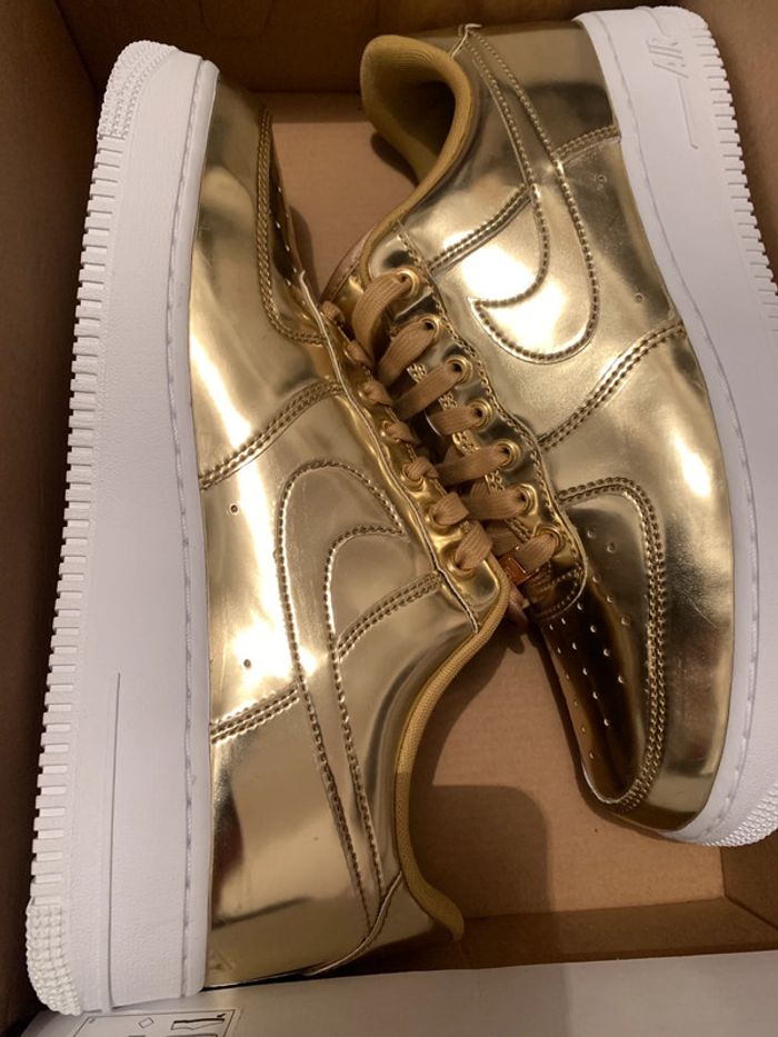 Magnifique baskets Nike Air Force 1 Gold Metallic  | Sneakers collector en 42,5 - photo numéro 16