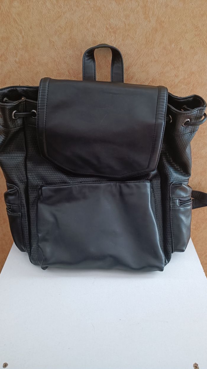 Sac a dos noir - photo numéro 5