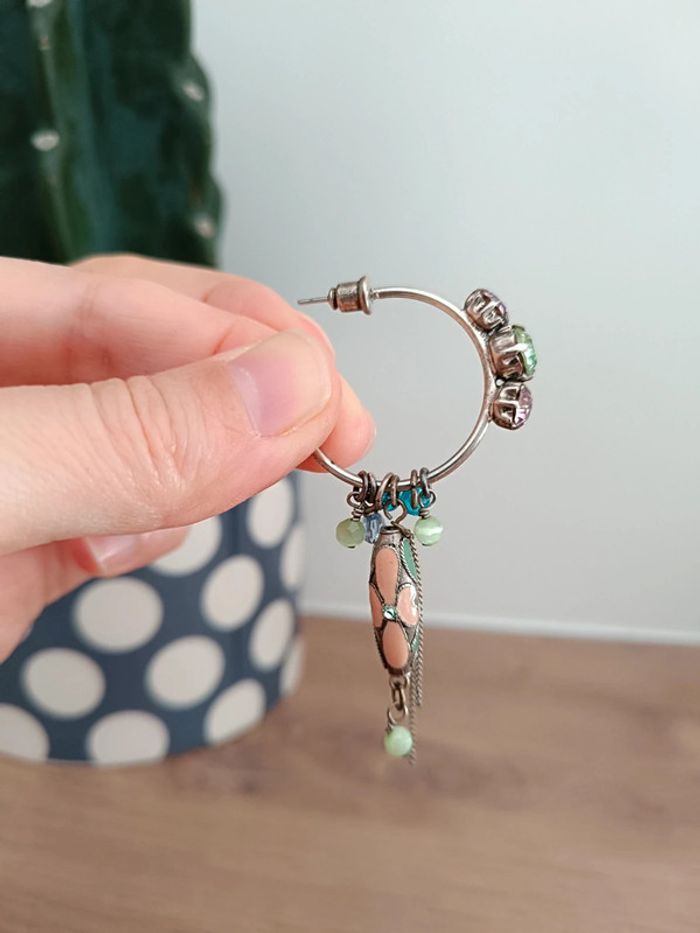 Boucles d'oreilles créoles pendantes strass - photo numéro 3