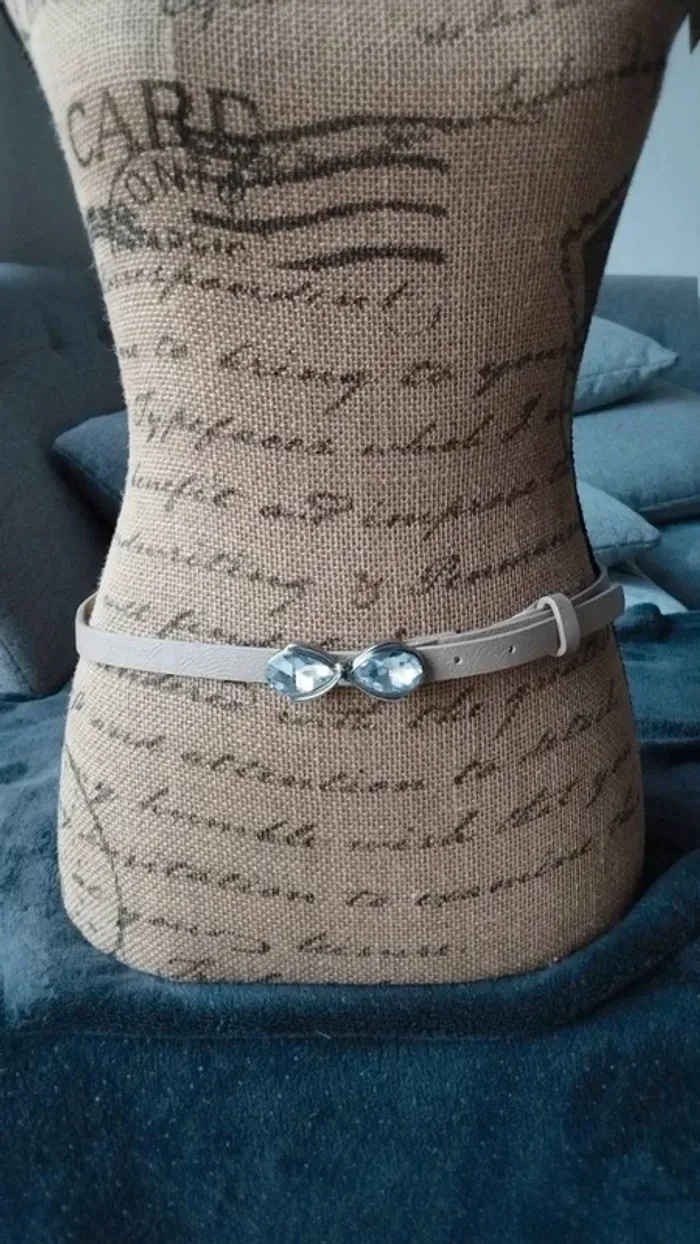 Ceinture beige noeud  argenté  80 cm