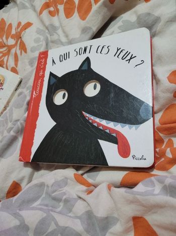 A qui sont ces yeux ?