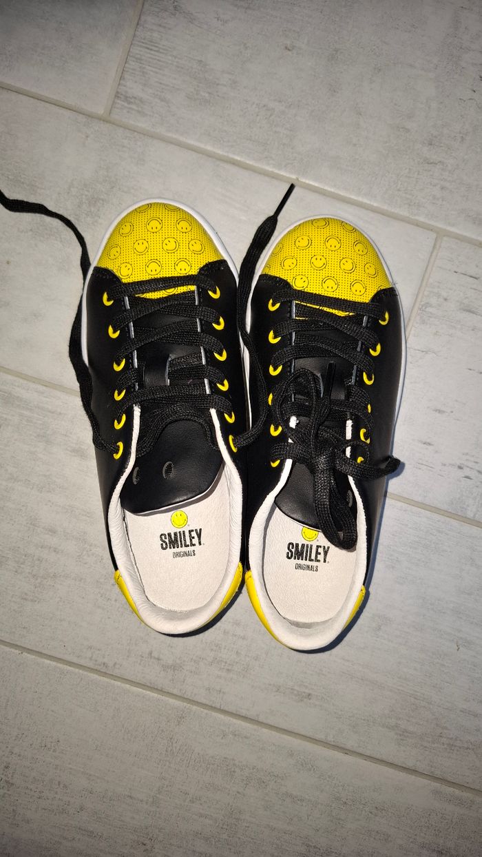 Chaussure smiley neuve - photo numéro 2