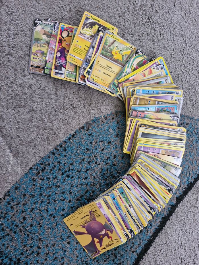 Lot de cartes pokemon (185)