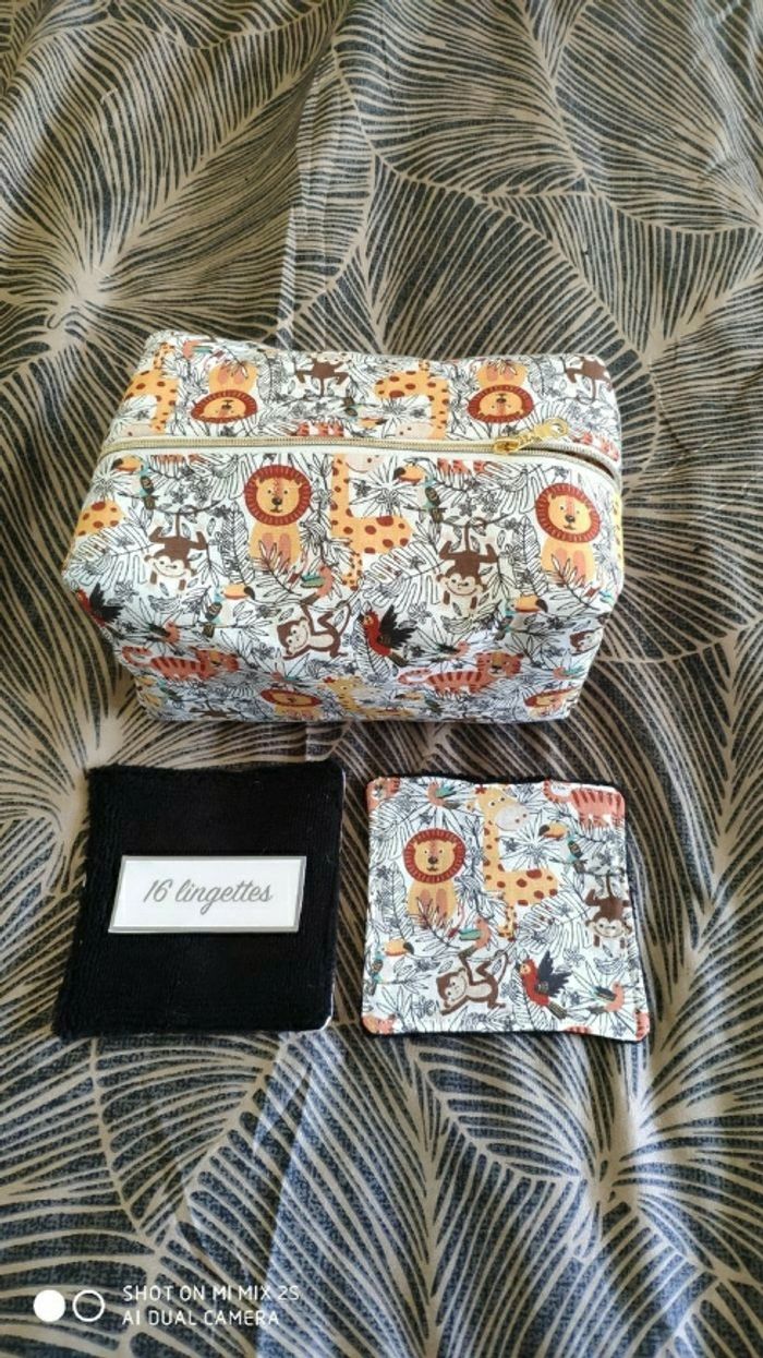 16 lingettes lavables neuf et sa trousse de toilette moltonné