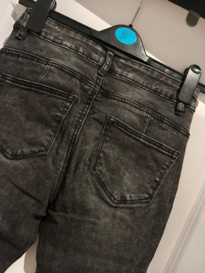 🔝 Jean skinny taille haute Denim Pimkie gris foncé noir taille S 36 en coton polyester viscose - photo numéro 4