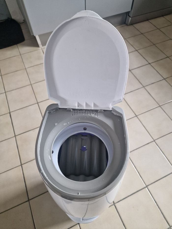 Poubelle a couche angelcare - photo numéro 3