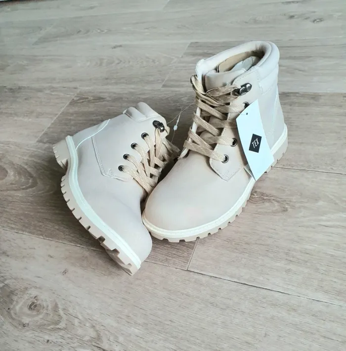 Bottines beiges taille 34 neuves - photo numéro 5