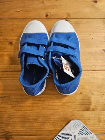 Baskets neuf scratchs garçon