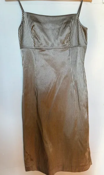 Robe 123 fines bretelles couleur or bronze a rayures