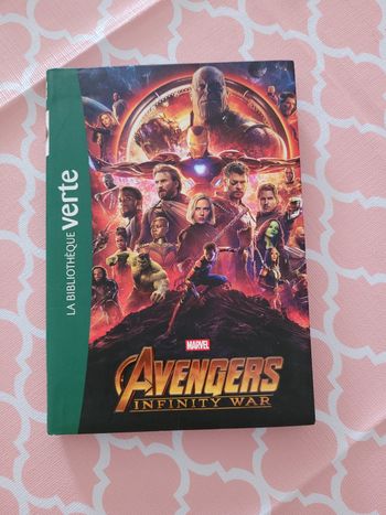livre avengers infinité war  (3e)
