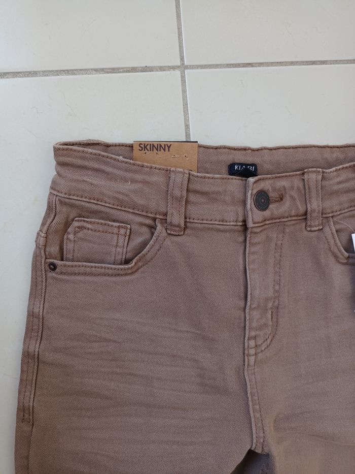 Pantalon beige 9 ans neuf avec étiquette 🏷 - photo numéro 4