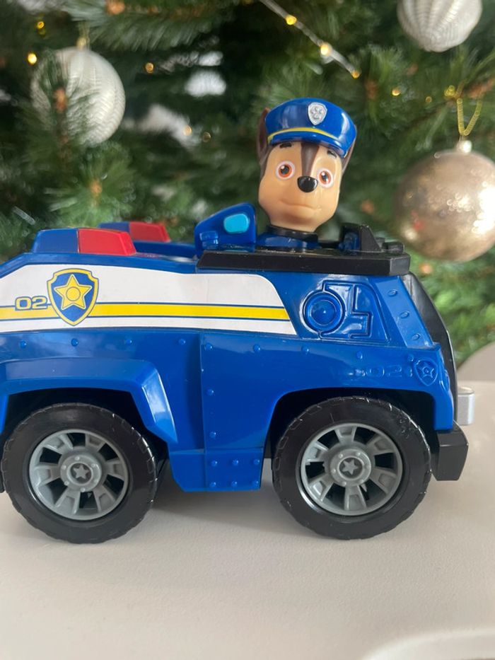 Voiture de police Chase + figurine amovible pat patrouille