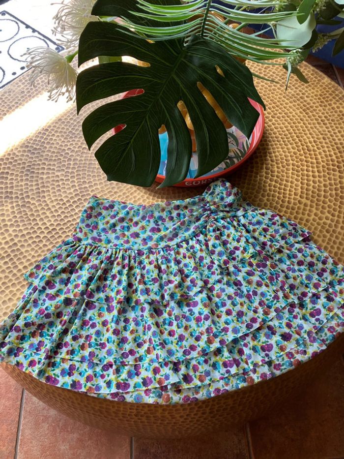 Zara jupe 13/14 ans neuve motif fleuri