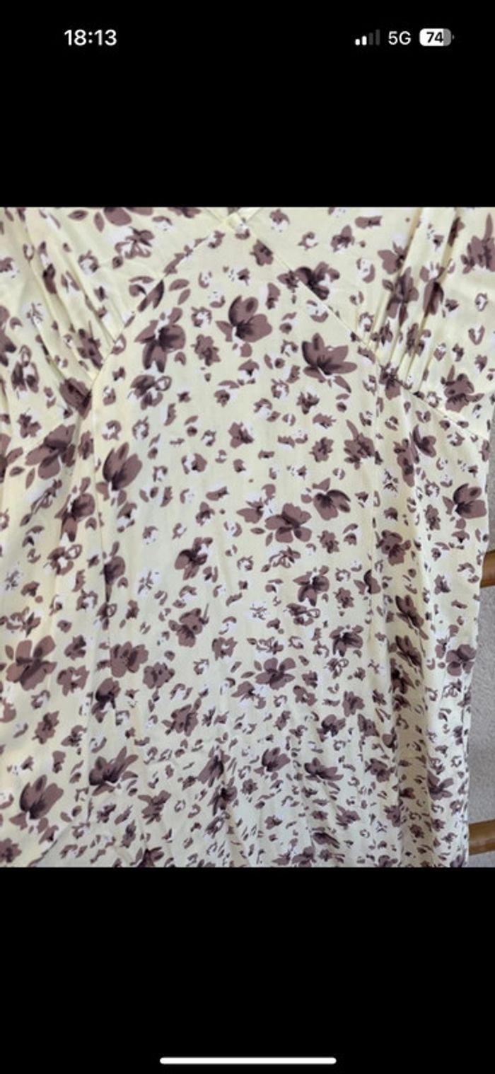 Robe jaune pale à fleurs Shein taille M - photo numéro 3