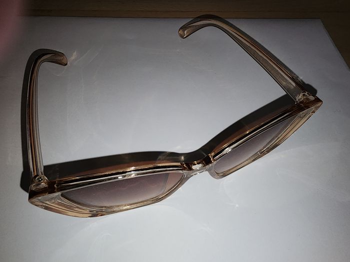 Lunette de soleil - photo numéro 2