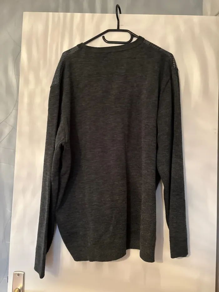 Pull gris - photo numéro 3