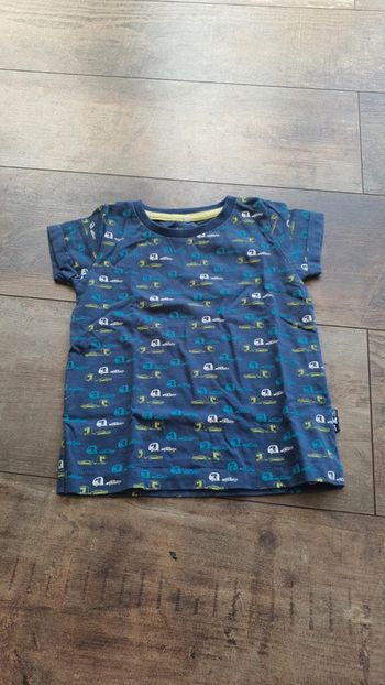 T-shirt name it 12 mois en très bon état