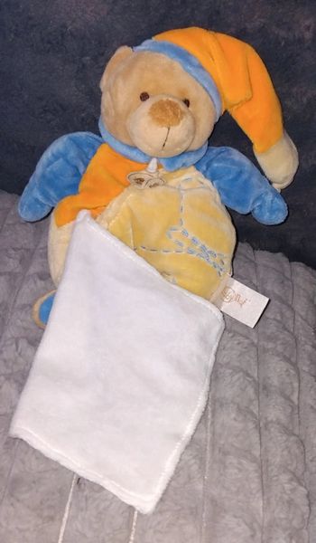 Doudou peluche ours semi plat  bleu,jaune et orange avec mouchoir- papillon- Baby Nat