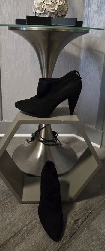 Bottines femme à talons en daim noires T40