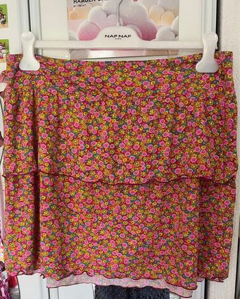 Jupe courte à volant, motif fleuri (rose,orange,jaune,violet), 40/42, misshelen