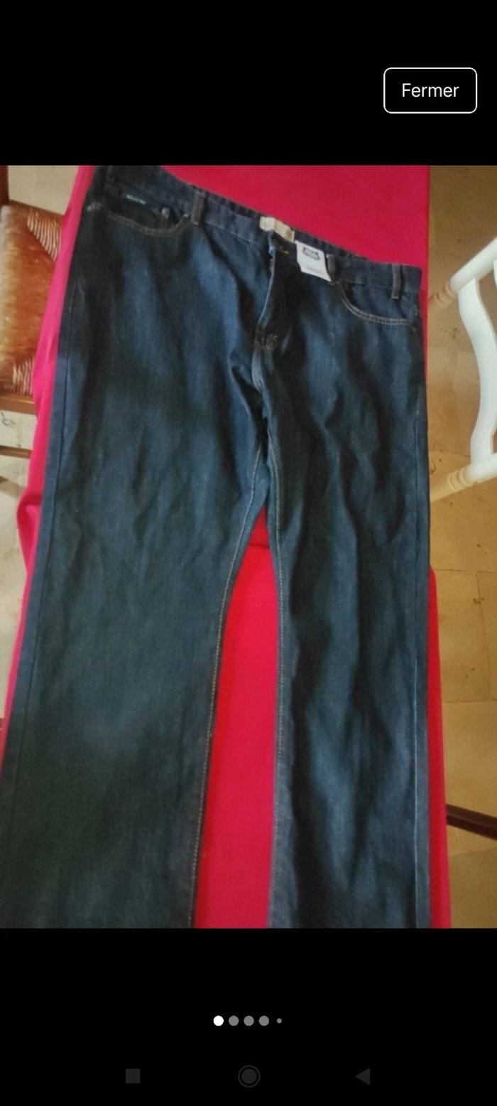 Très beau jeans neuf h15