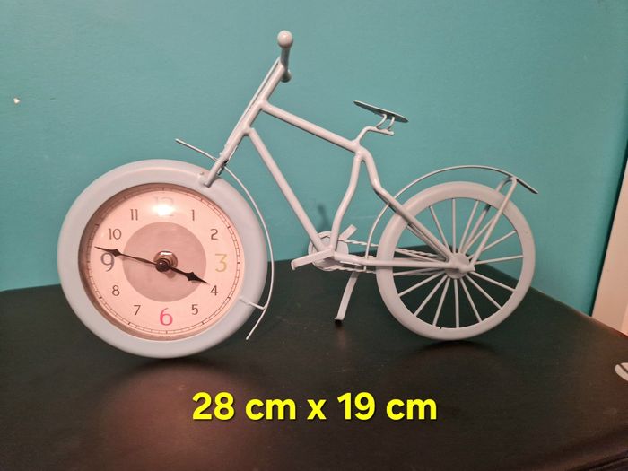 Horloge en forme de vélo - photo numéro 2