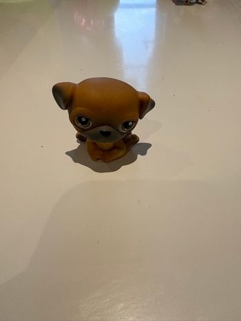Figurine Pet Shop bouledogue assis 