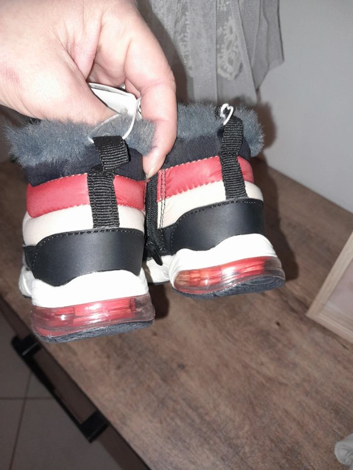 Botte zara neuf taille 20 👦 - photo numéro 6