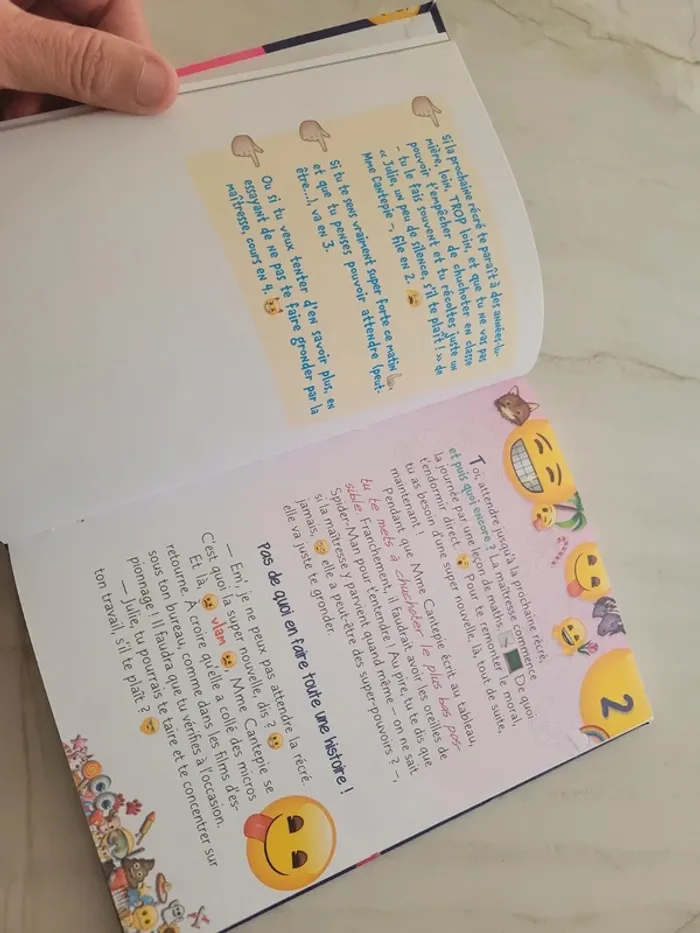 Livre Mon journal emoji c'est toi le héros - photo numéro 3