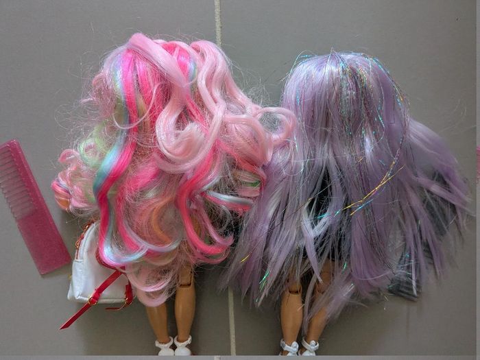Lot de 2 poupées rainbow high junior Avery et Kia Hart avec peignes et sacs - photo numéro 2