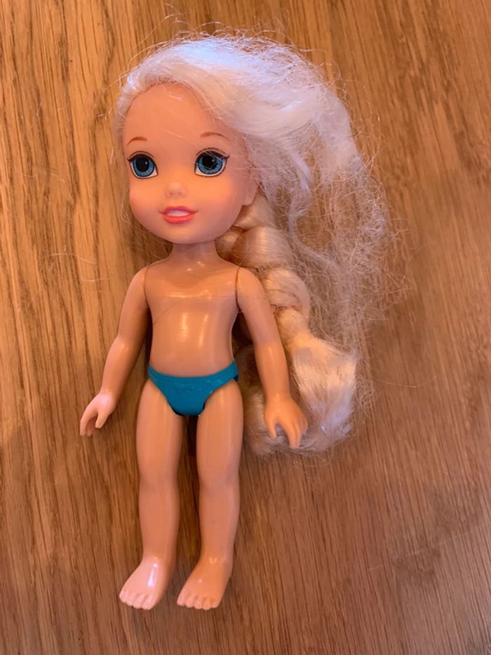 petite poupée Elsa Disney dessin animé la Reine des Neiges nue  poupée n•2