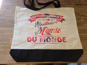 sac officiellement élue meilleure mamie du monde