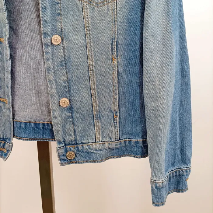 Veste en jean bleu clair KIABI enfant 12 ans coupe droite denim classique A1483 - photo numéro 5