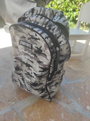 Cartable garçon a roulettes