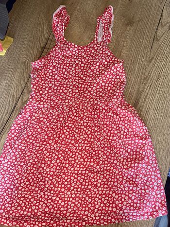 Robe rouge à fleur - Kiabi