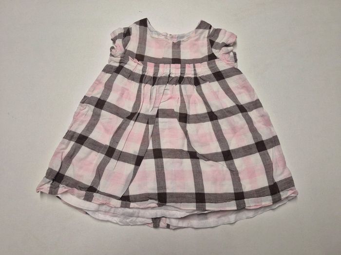Robe rose et noir