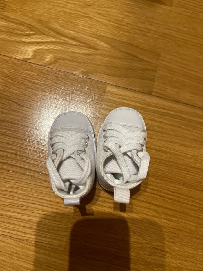 Lot de 2 paires de chaussures neuves taille 0-3 mois - photo numéro 6