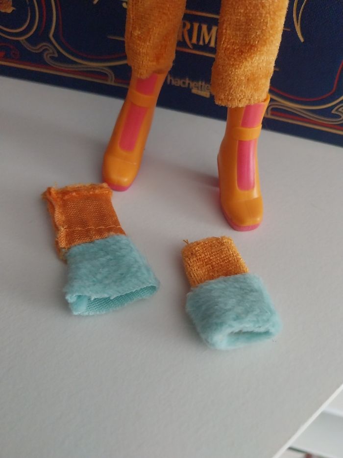 Poupée Stella Lovix Winx Club Witty Toys saison 4 Fairy of Shining Sun - photo numéro 10