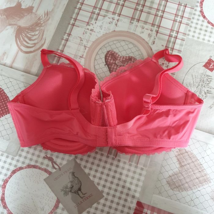 Soutien-gorge - photo numéro 2