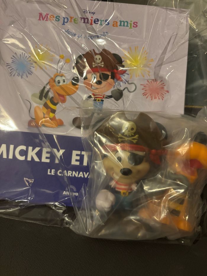Figurines + Livre Spécial Mickey & Pluto Carnaval Mes Premiers Amis Disney Altaya - photo numéro 3