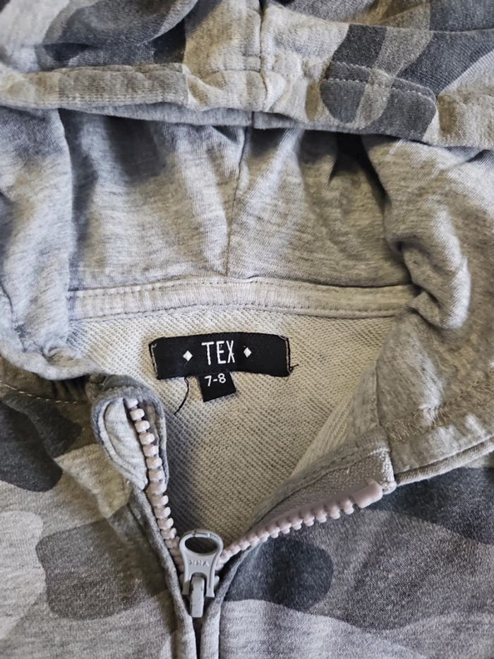 Veste à capuche zippée 8ans - photo numéro 2