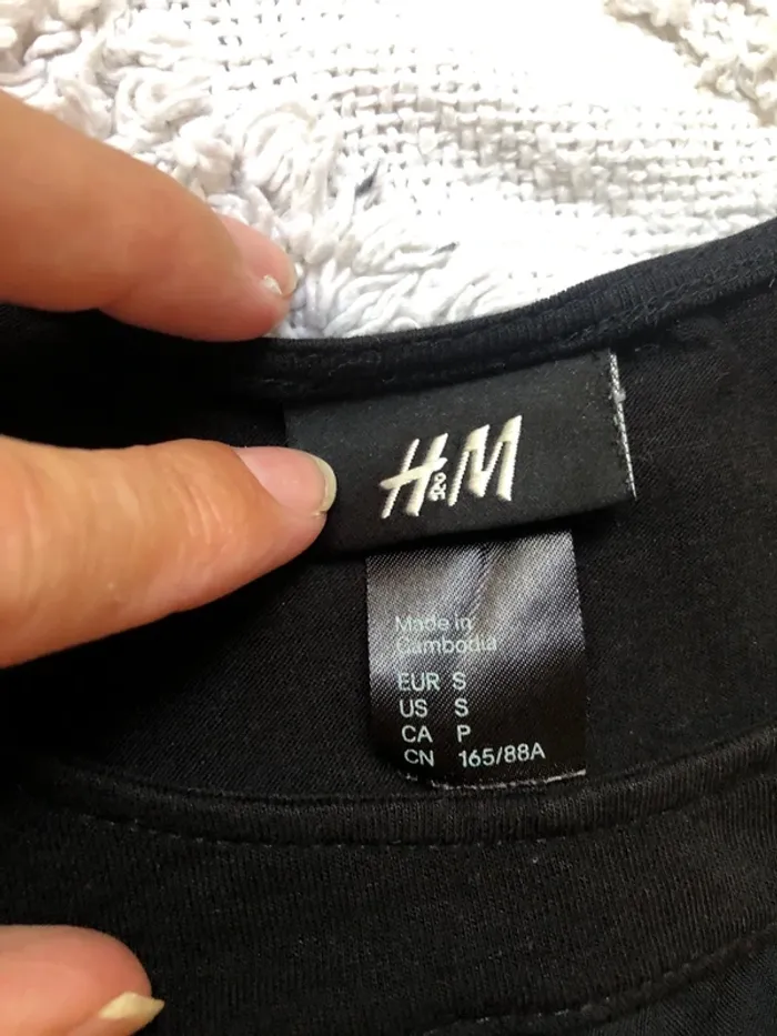 T-shirt à volants noir taille 36 - photo numéro 3