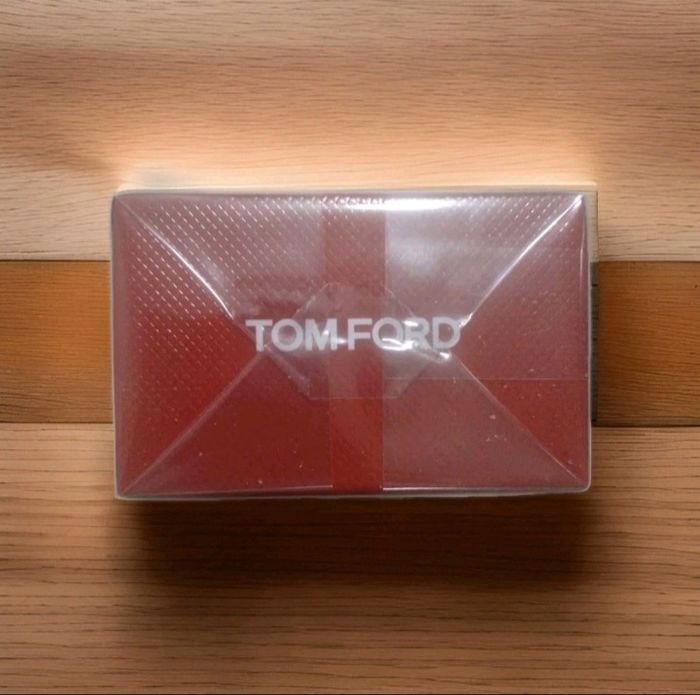 Parfum Tom Ford " Electric Cherry " - photo numéro 2