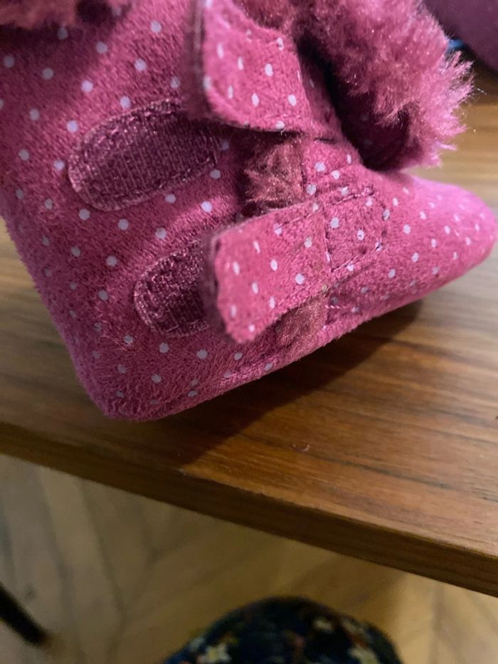 Chaussons  neuves velours  entièrement fourrees fushia 17/18 marque Z - photo numéro 4