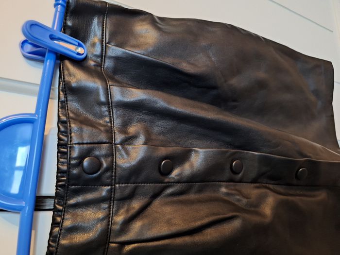 Jupe Skai Taille 38 neuve noire - photo numéro 2