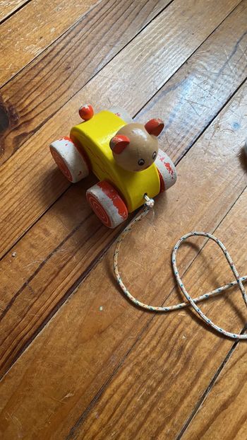 Jouet à tirer en bois