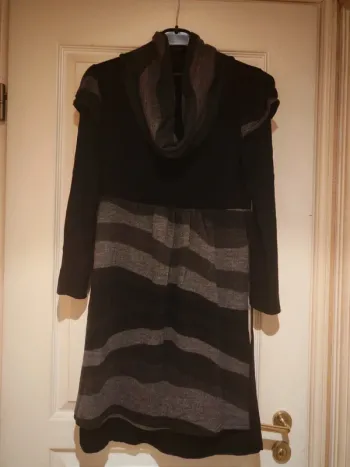 Robe noir et grise