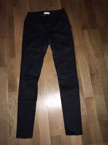 Pantalon noir enduit très rock cache cache neuf 34