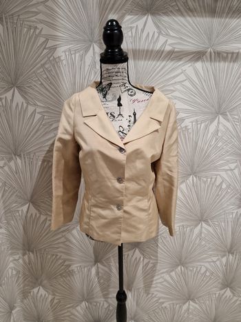 Jolie veste taille 40